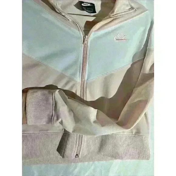 Nike Women’s pink and White cropped Chevron Track Jacket Size Large - Picture 6 of 7